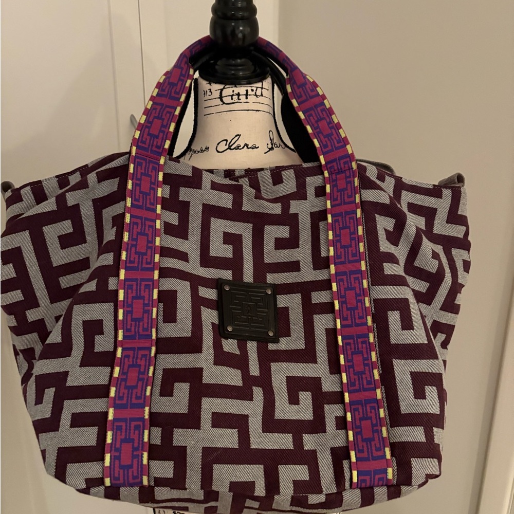 Ames Theros Bag Lia Manjouro Edition Shoulder Bag